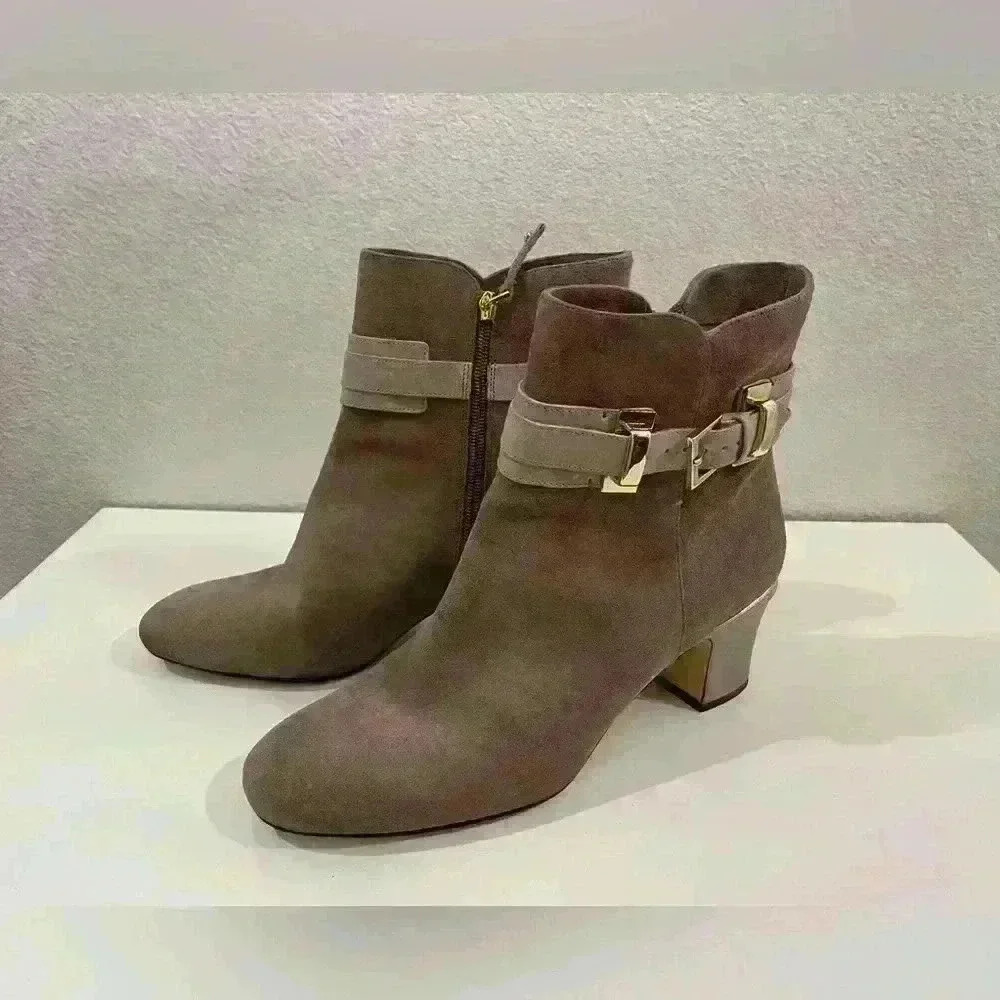 Joan & David Women’s Suede Leather Tan‎ Color Ankle Booties Size 9.5